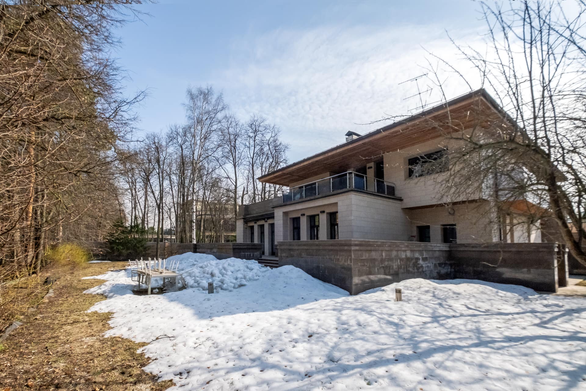 Дом на первой береговой