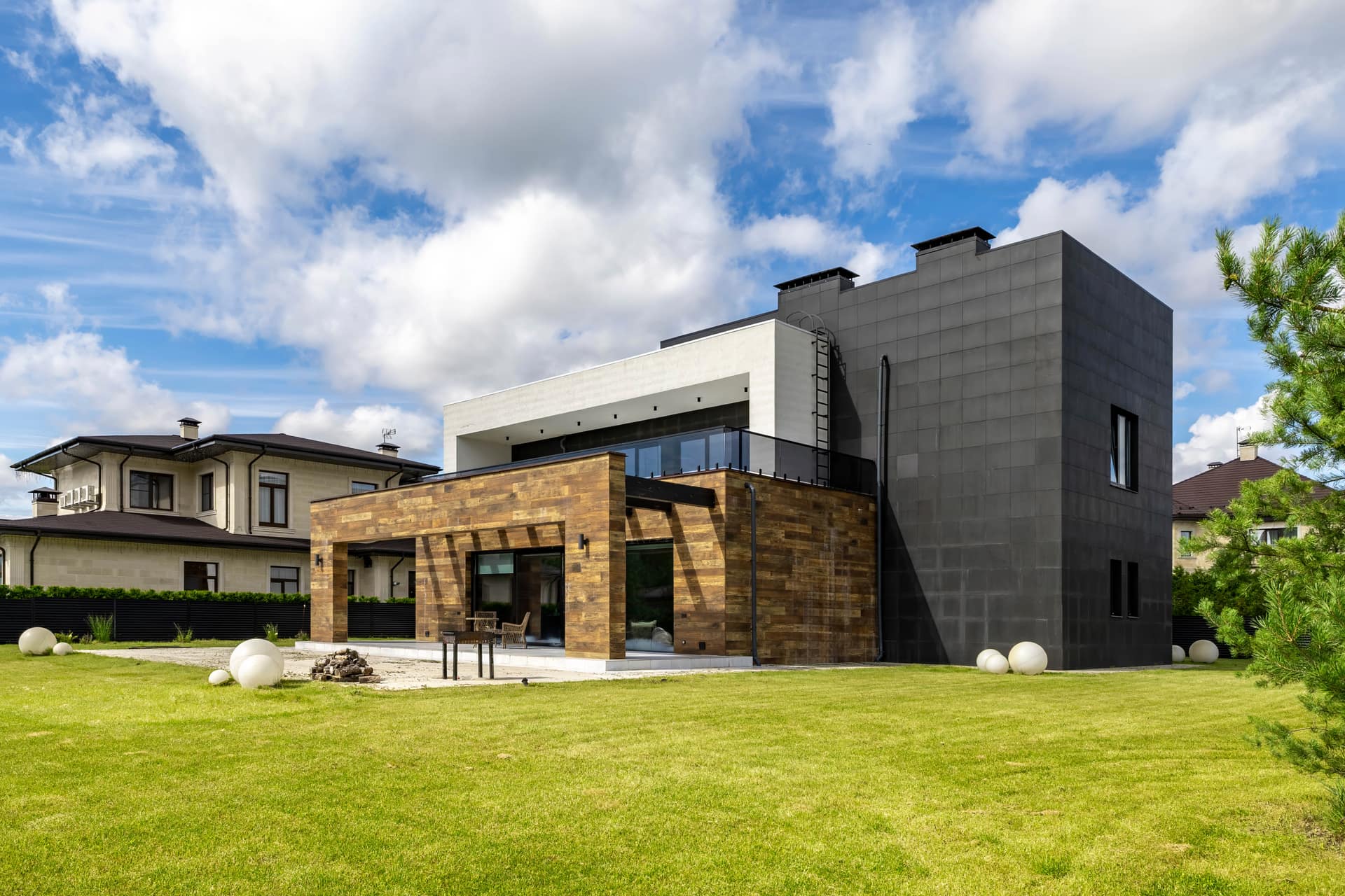 Дом в КП Шато Соверен.