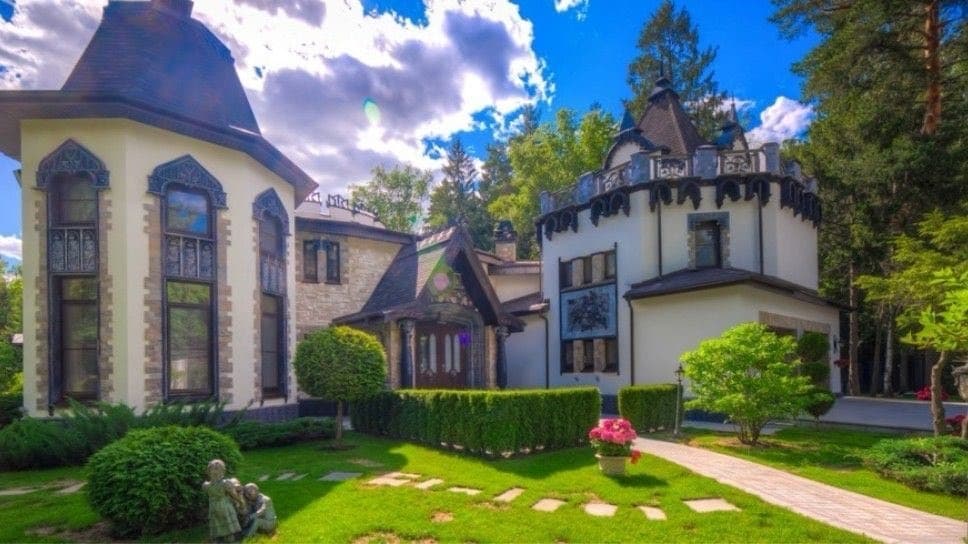 Дворец у реки - фото 1